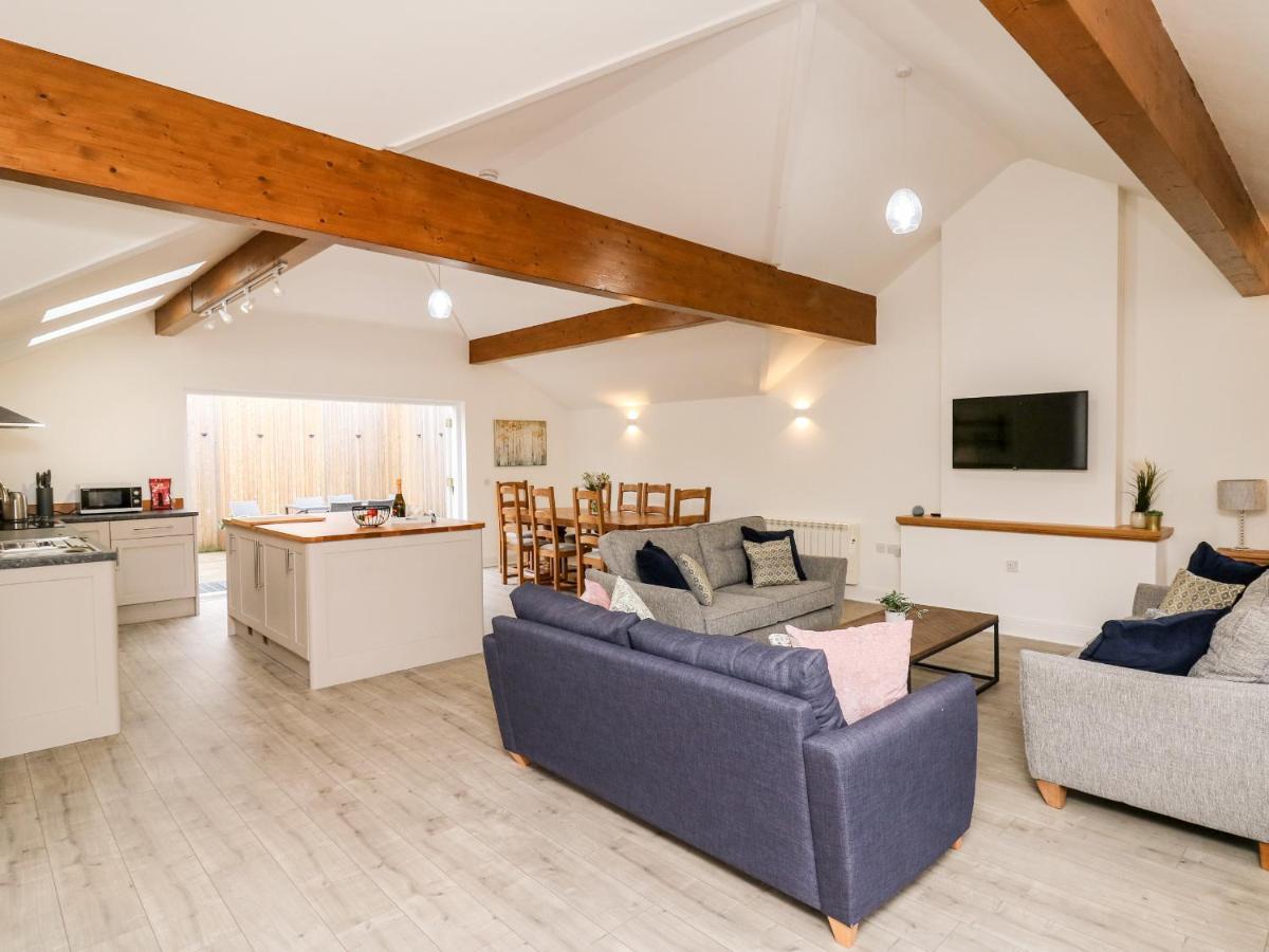 Bridgend Cottages 兰德林多德威尔斯 外观 照片