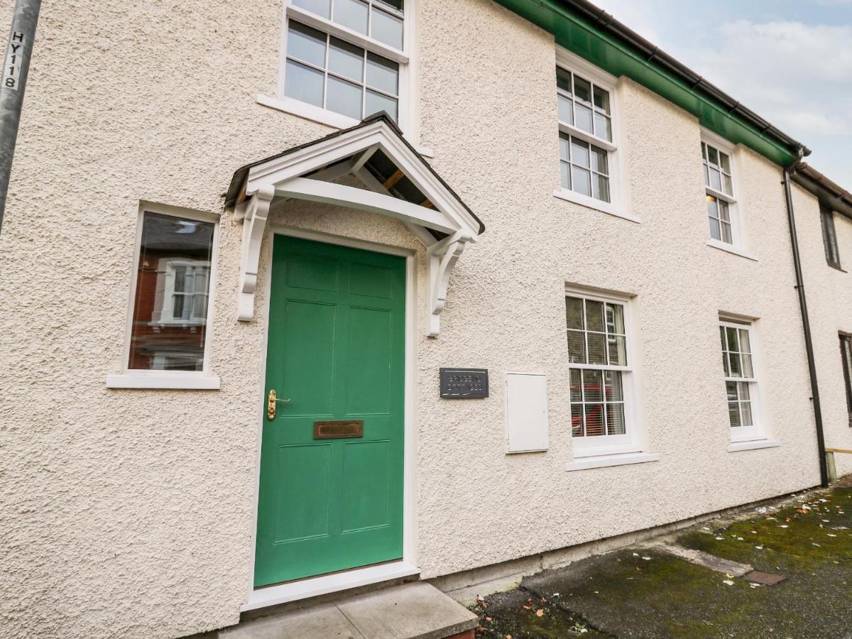 Bridgend Cottages 兰德林多德威尔斯 外观 照片