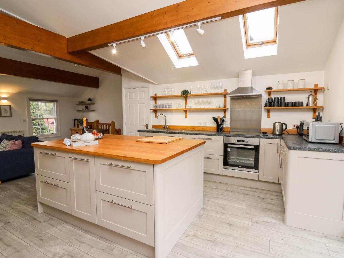 Bridgend Cottages 兰德林多德威尔斯 外观 照片